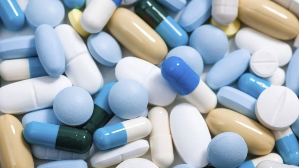 Дилъри на антибиотици! Нова търговия във Фейсбук | StandartNews.com