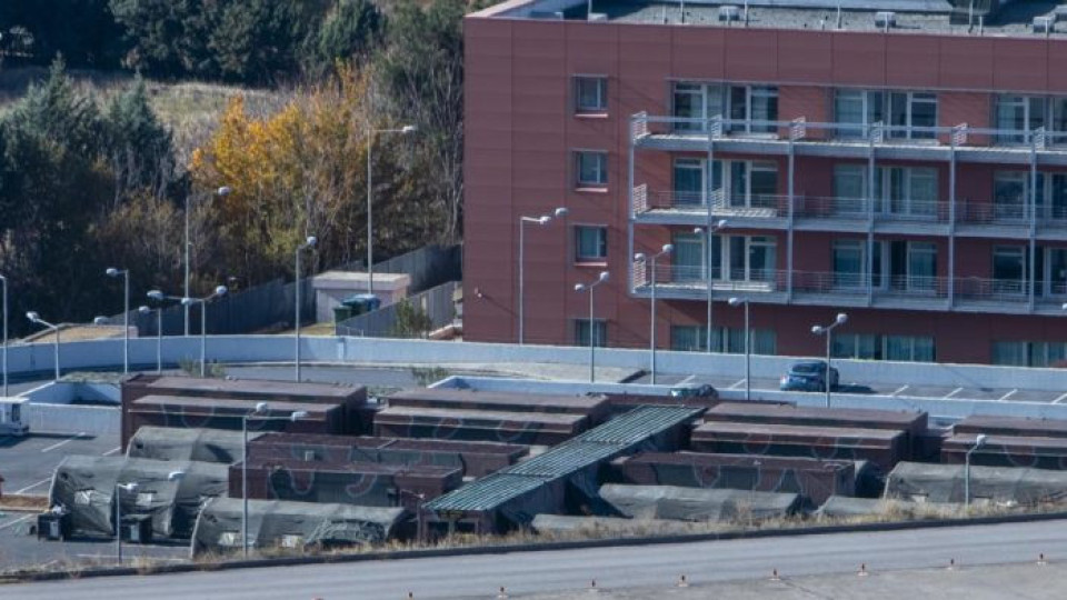 Полева болница на паркинг в Солун | StandartNews.com