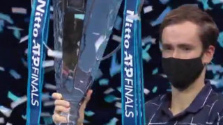 Медведев спечели финала в Лондон