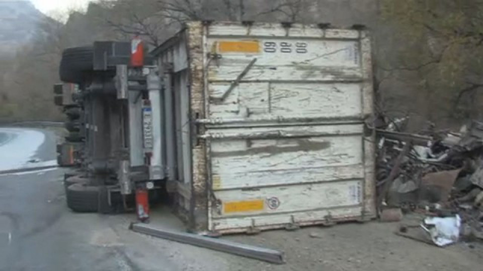Нарове по асфалта на Магистрала "Марица" | StandartNews.com