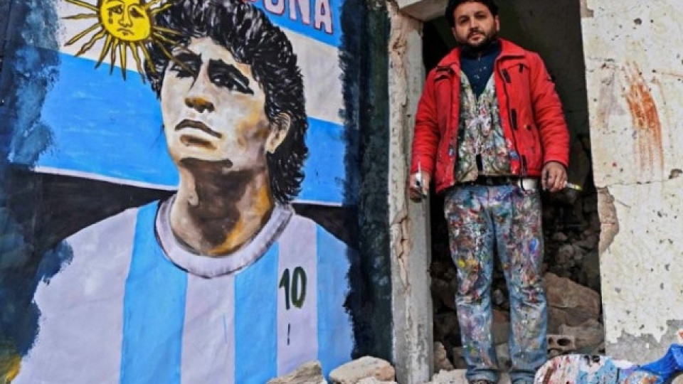 Покъртително: Марадона изгря в руините на Идлиб | StandartNews.com