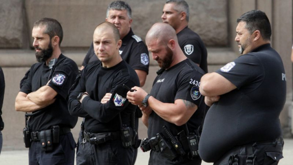 Полицаите пак на протест за по-високи заплати | StandartNews.com