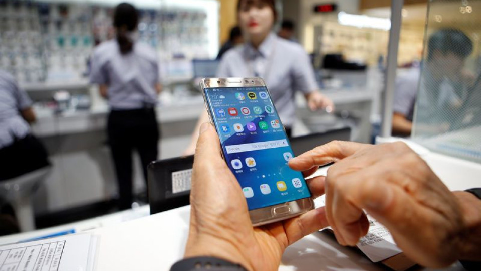 Samsung спира смартфоните от висок клас | StandartNews.com