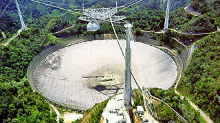 Рухна огромен радиотелескоп, учените в паника