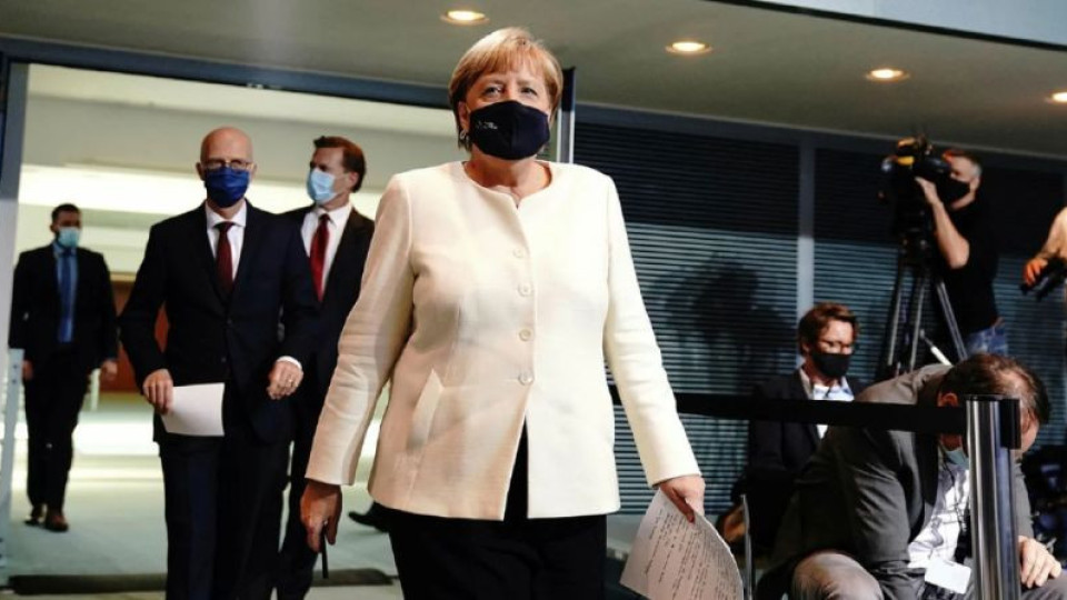 Меркел ваксинира след Нова година | StandartNews.com