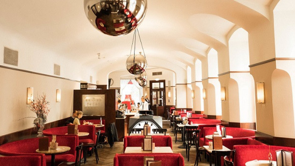 Виенски кафенета се превръщат в летящи класни стаи | StandartNews.com
