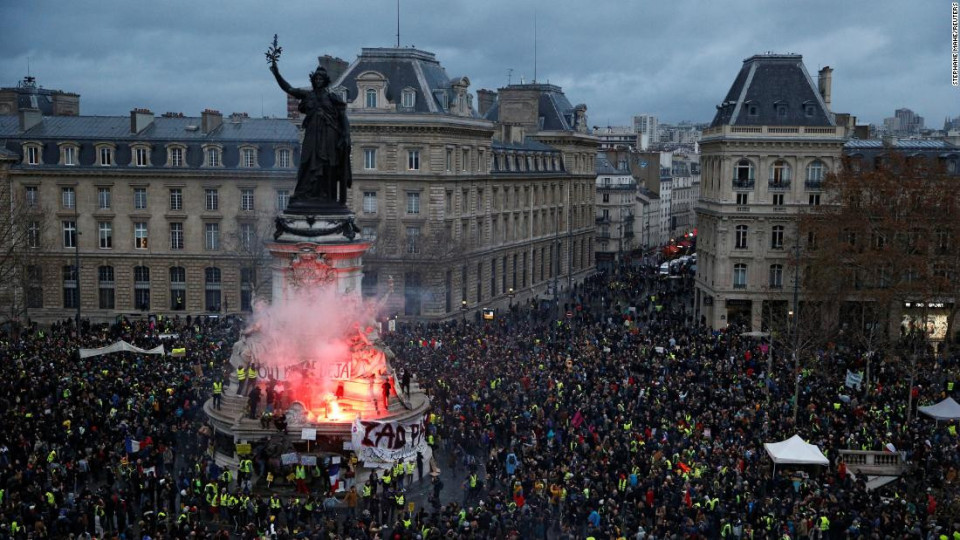 Десетки арестувани на протест в Париж | StandartNews.com