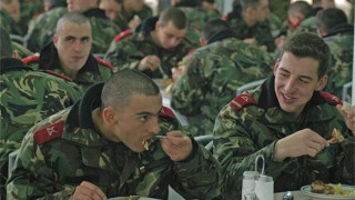 Искаш в казармата? Вече може!