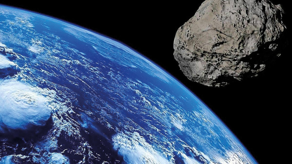 Огромен астероид лети към Земята. В опасност ли сме? | StandartNews.com