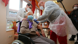 101 годишна е първата ваксинирана в Германия