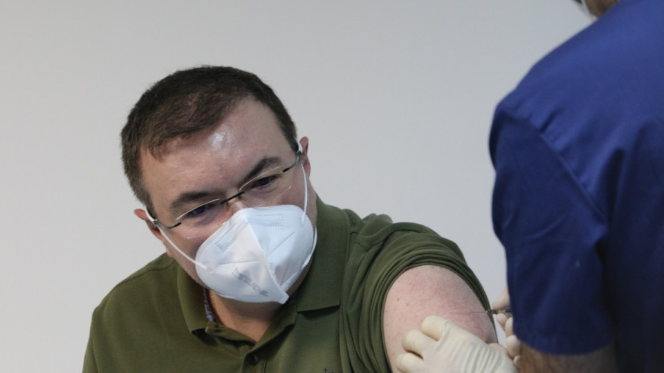 Ваксинираха 672 медици в България | StandartNews.com