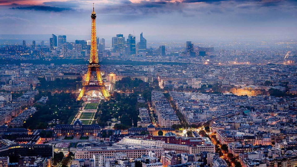 Петима арестувани за незаконни купони в Париж | StandartNews.com