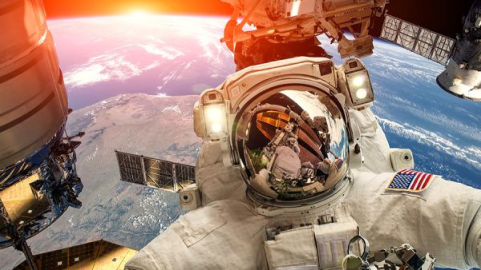Астронавти посрещнаха 2021-а 16 пъти | StandartNews.com
