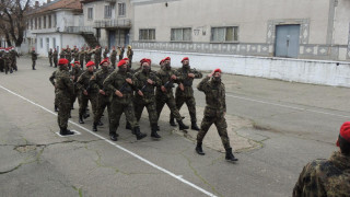 77 военни положиха клетва