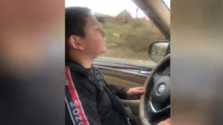 Дядо насърчавал 10-годишния шофьор с пистолет