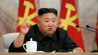 Всички бягат от строгите мерки в Северна Корея