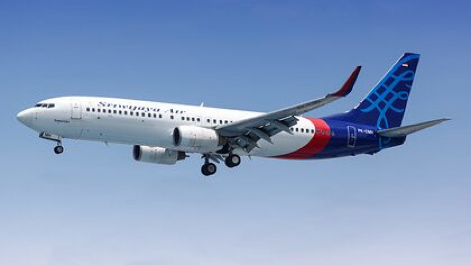 Boeing 737-500 изчезна от радара, падна във водата | StandartNews.com
