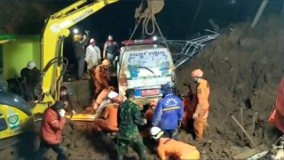 Нова трагедия в Индонезия. Свлачище уби 11 души