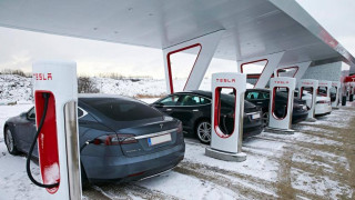 Tesla прави зарядни станции в София