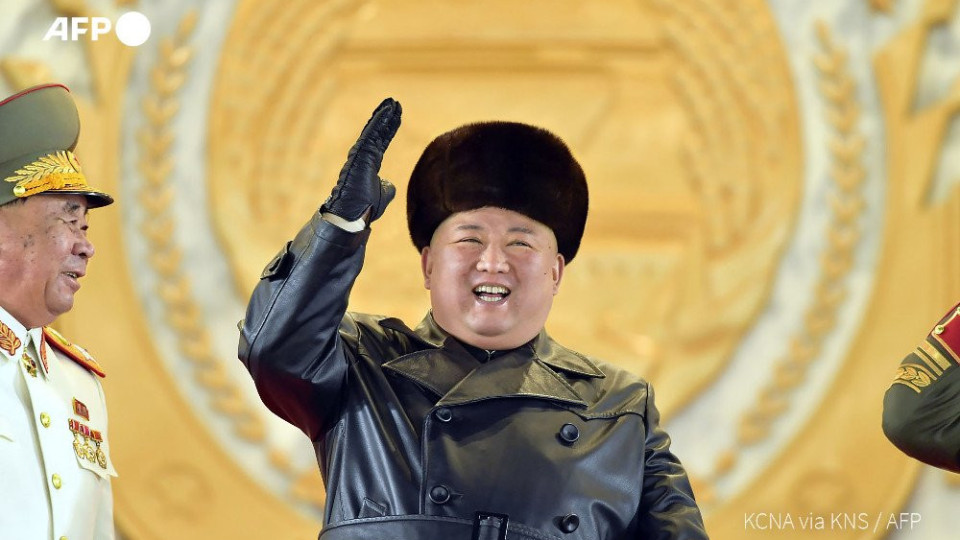 Ким показа ракета-чудовище /СНИМКИ/ | StandartNews.com