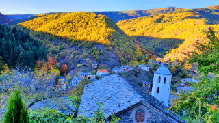 Бягат от градовете в къщи на село