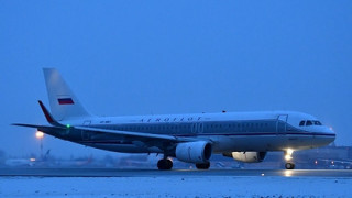 Кацна последният самолет от Русия за този месец