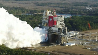 НАСА пробва ракетата до Луната