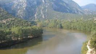 Ново плаващо сметище на река Струма