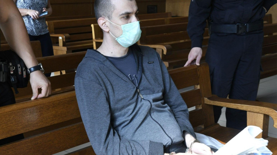 Майката на Дарина: той ни тормози и в съда | StandartNews.com