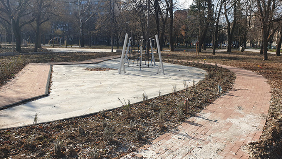 Напредва ремонтът на Станционната градина в Стара Загора | StandartNews.com