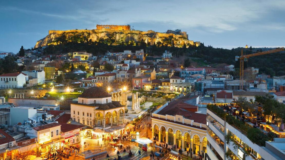 И Атина сложи вечерен час заради К-19 | StandartNews.com