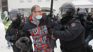 Хаос в Русия, арести заради Навални