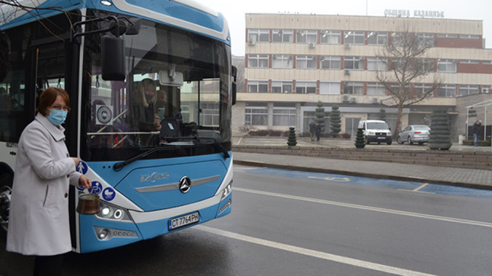 Кметът на Казанлък пожела на добър час на новите електробуси | StandartNews.com