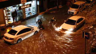 Потоп в Турция. Измир под вода