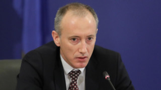 Министър Вълчев: Няма изоставане при 1-4 клас
