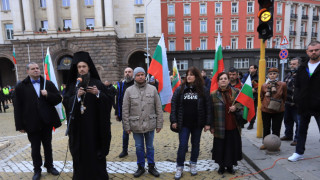 Протестът обърна гръб на Мая и Триото