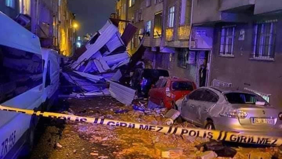 Бурята стигна Истанбул. Помете го (ФОТО) | StandartNews.com