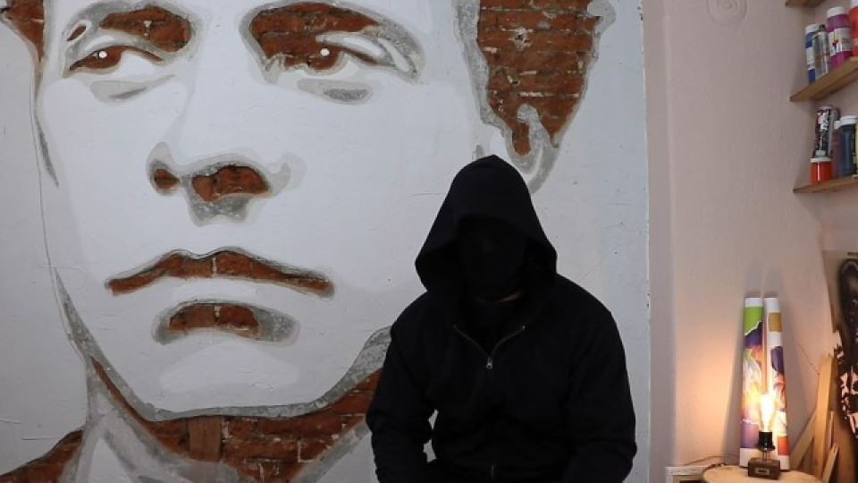 Портрет на Левски от 10 000 бутона на клавиатура | StandartNews.com