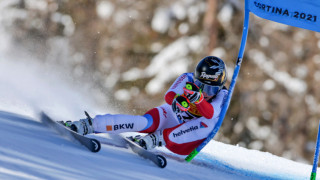 Първа световна титла в ските за Лара Гут