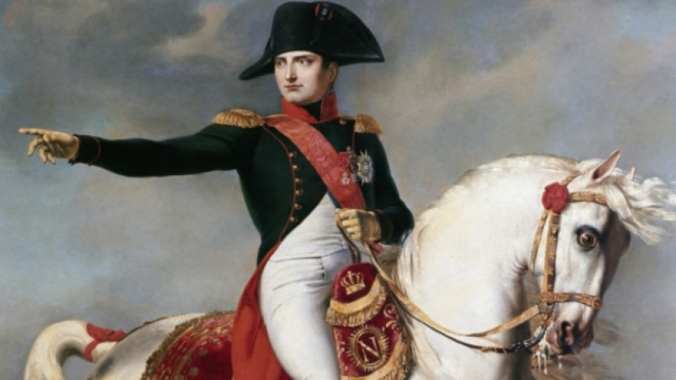 Шах. Още погребват загинали от Наполеон | StandartNews.com