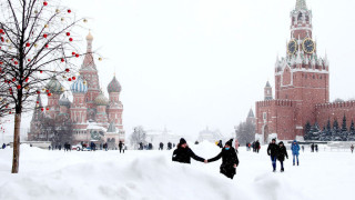 Метър преспи в Москва.Обяви снежен армагедон/ФОТО/