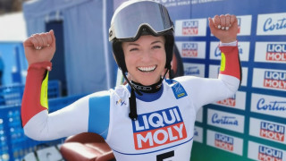 Лара Гут с второ злато от Световното по ски