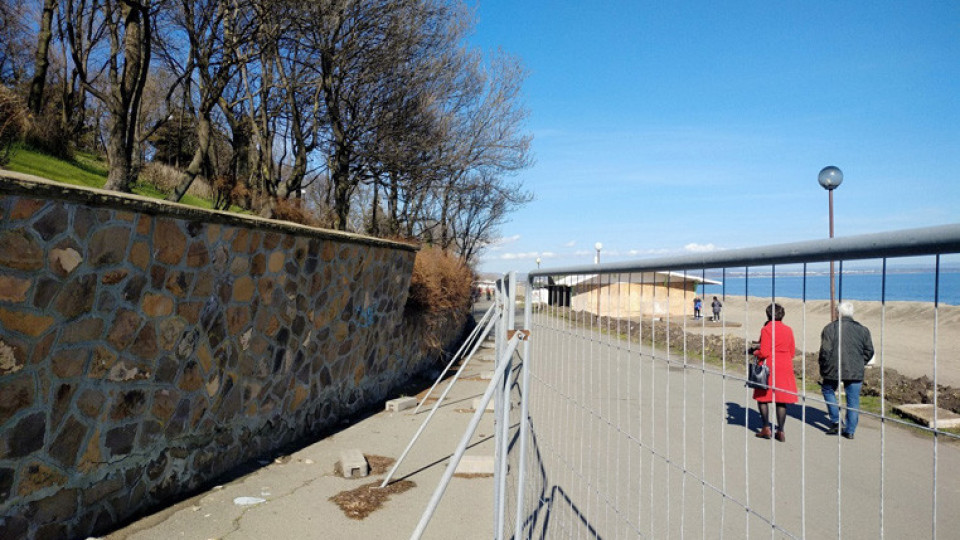 Укрепване на подпорна стена до крайбрежната алея | StandartNews.com