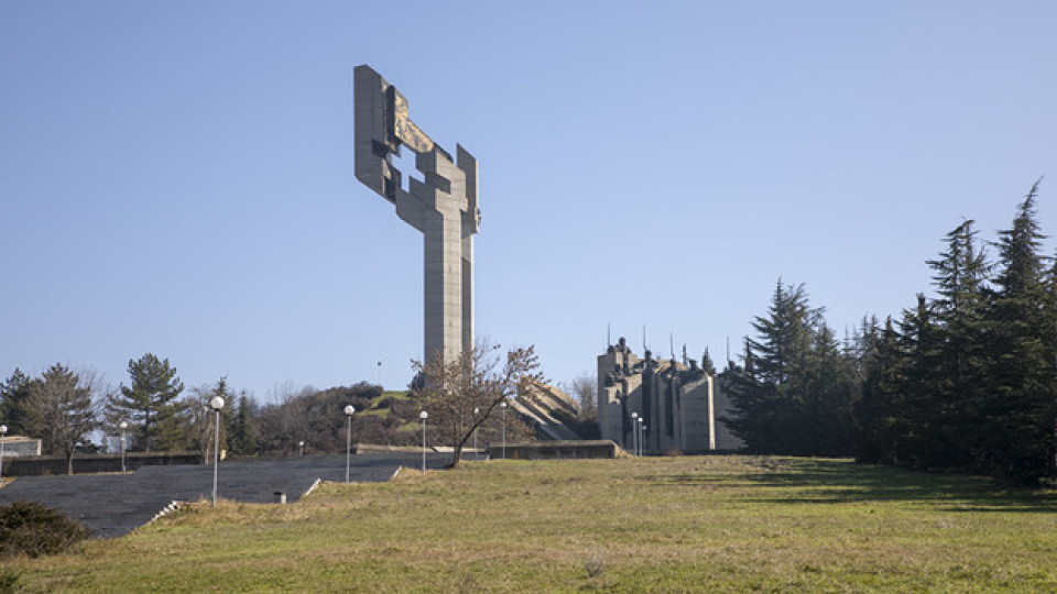 Почистват паметниците, свързани с Освобождението в Стара Загора | StandartNews.com