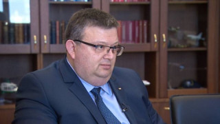 Цацаров с доклад пред парламента