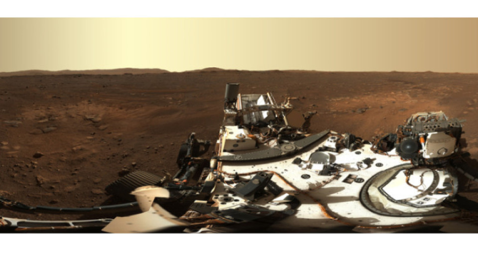 Марсоходът изпрати първа уникална снимка | StandartNews.com