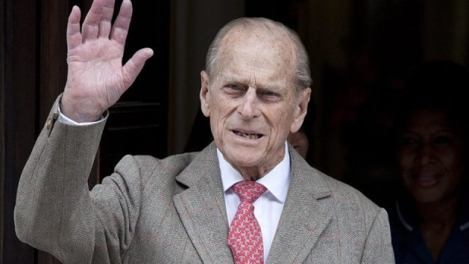 Слагал ли е рога принц Филип на кралицата | StandartNews.com