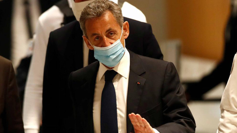 Смъртна присъда срещу политика Саркози | StandartNews.com