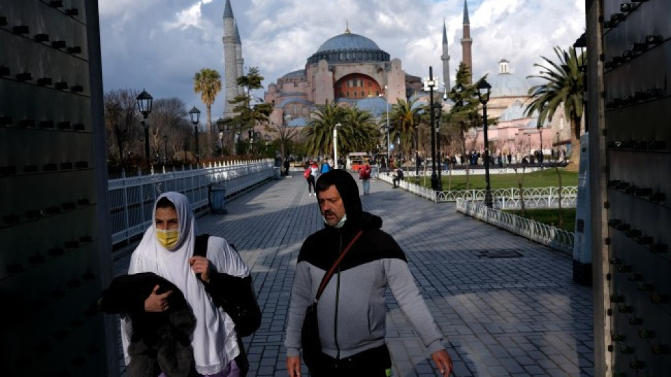 Първа събота без казармен режим в Истанбул | StandartNews.com