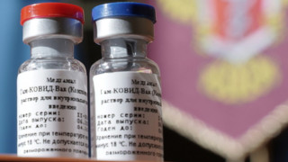 Радост в Скопие, докараха руската ваксина